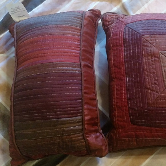 Accent Pillows - Picture 2 of 3
